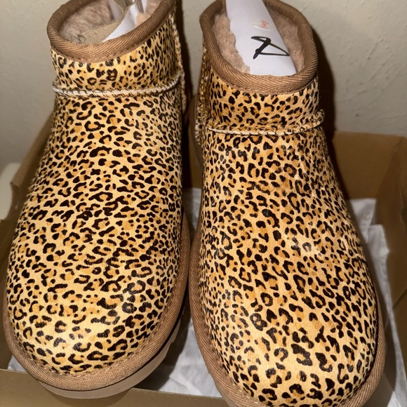 Ugg Ultra Mini Speckles Bootie - Picture 4 of 4